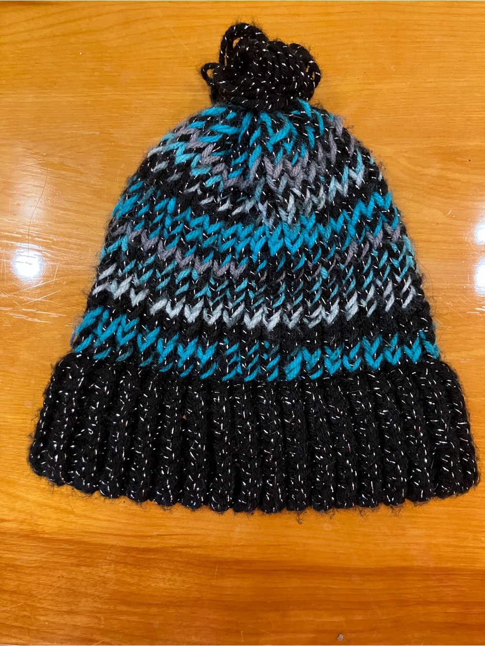 Women's Knit Pom Beanie - Black & Teal